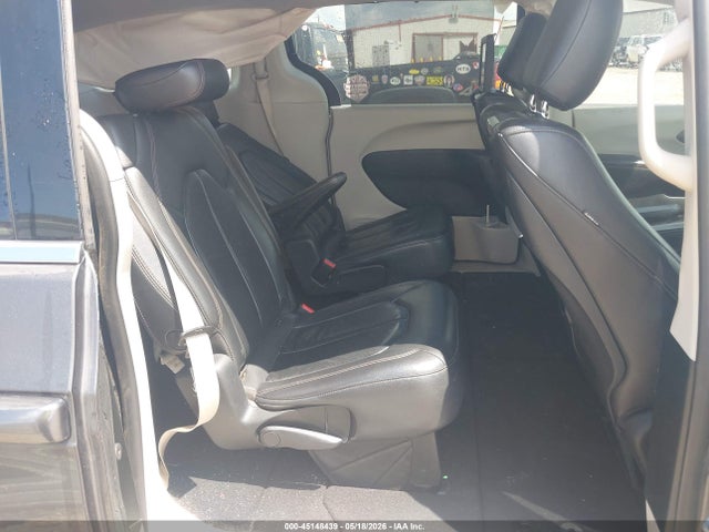 45148439 :رقم المزاد ، 2C4RC1EG6HR836889 vin ، 2017 Chrysler Pacifica Touring-l Plus مزاد بيع