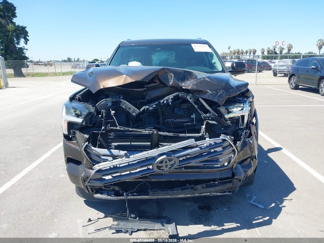 Toyota Sequoia Limited 2024 7SVAAABA4RX025880 Image 12