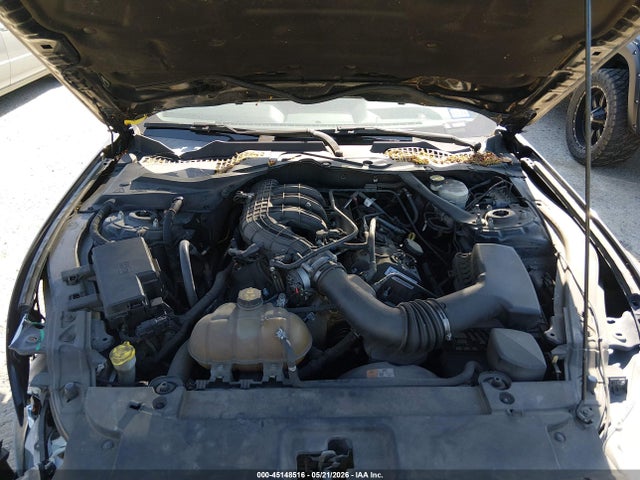 45148516 :رقم المزاد ، 1FATP8EM3F5386952 vin ، 2015 Ford Mustang V6 مزاد بيع