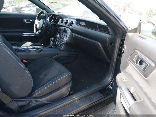 45148516 :رقم المزاد ، 1FATP8EM3F5386952 vin ، 2015 Ford Mustang V6 مزاد بيع