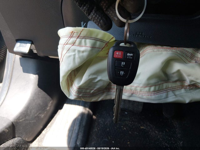 45148526 :رقم المزاد ، 2T1BURHE9FC327089 vin ، 2015 Toyota Corolla Le مزاد بيع