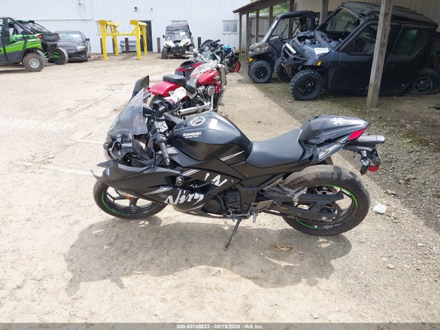 2017 Kawasaki Ex300 B მანქანა იყიდება აუქციონზე, vin: JKAEX8B13HDA35686, აუქციონის ნომერი: 45148833