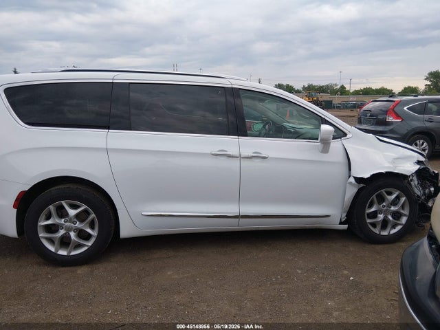 Продаж на аукціоні авто 2019 Chrysler Pacifica Touring L Plus, vin: 2C4RC1EG5KR527471, номер лоту: 45148956