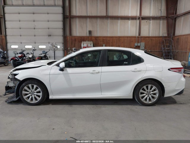 2018 Toyota Camry Le მანქანა იყიდება აუქციონზე, vin: 4T1B11HKXJU100324, აუქციონის ნომერი: 45148972