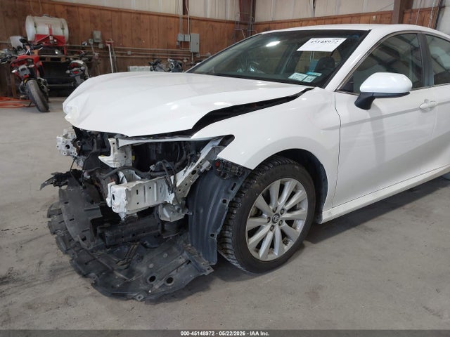 2018 Toyota Camry Le მანქანა იყიდება აუქციონზე, vin: 4T1B11HKXJU100324, აუქციონის ნომერი: 45148972