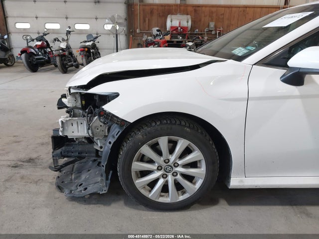 2018 Toyota Camry Le მანქანა იყიდება აუქციონზე, vin: 4T1B11HKXJU100324, აუქციონის ნომერი: 45148972