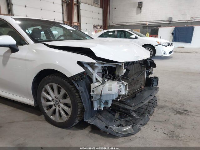 2018 Toyota Camry Le მანქანა იყიდება აუქციონზე, vin: 4T1B11HKXJU100324, აუქციონის ნომერი: 45148972