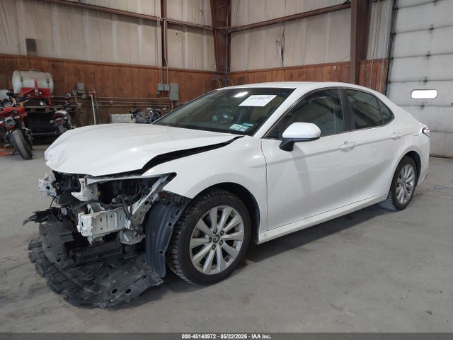 2018 Toyota Camry Le მანქანა იყიდება აუქციონზე, vin: 4T1B11HKXJU100324, აუქციონის ნომერი: 45148972