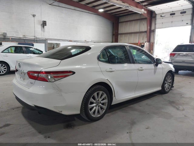 2018 Toyota Camry Le მანქანა იყიდება აუქციონზე, vin: 4T1B11HKXJU100324, აუქციონის ნომერი: 45148972