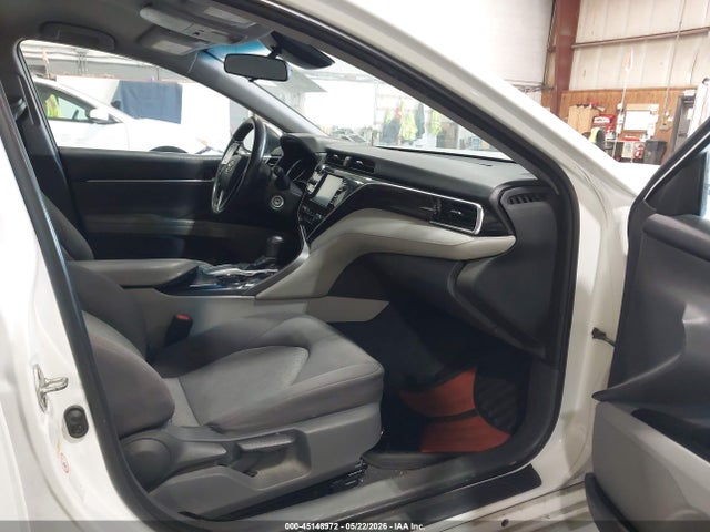 2018 Toyota Camry Le მანქანა იყიდება აუქციონზე, vin: 4T1B11HKXJU100324, აუქციონის ნომერი: 45148972
