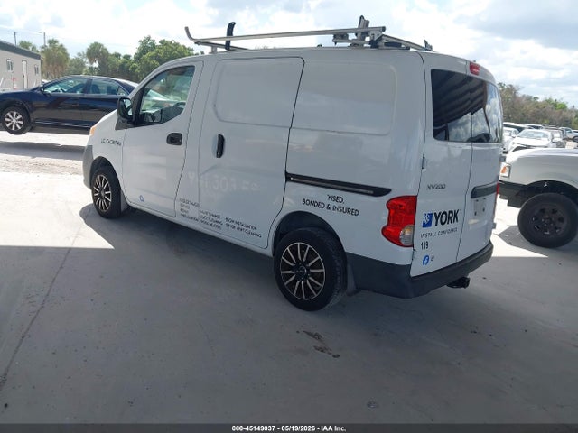 45149037 :رقم المزاد ، 3N6CM0KN4FK735136 vin ، 2015 Nissan Nv200 Sv مزاد بيع