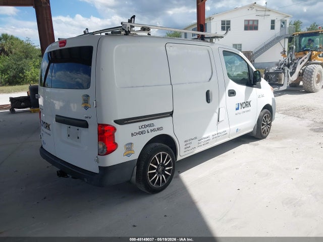45149037 :رقم المزاد ، 3N6CM0KN4FK735136 vin ، 2015 Nissan Nv200 Sv مزاد بيع