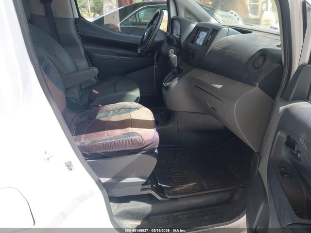 45149037 :رقم المزاد ، 3N6CM0KN4FK735136 vin ، 2015 Nissan Nv200 Sv مزاد بيع