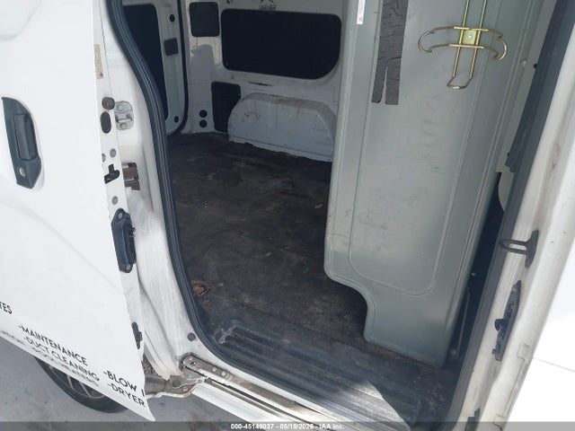 45149037 :رقم المزاد ، 3N6CM0KN4FK735136 vin ، 2015 Nissan Nv200 Sv مزاد بيع