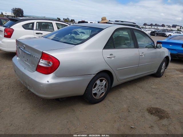 2002 Toyota Camry Le V6 მანქანა იყიდება აუქციონზე, vin: 4T1BF32K52U027631, აუქციონის ნომერი: 45149091