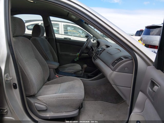 2002 Toyota Camry Le V6 მანქანა იყიდება აუქციონზე, vin: 4T1BF32K52U027631, აუქციონის ნომერი: 45149091