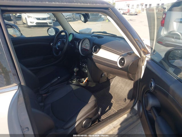 Продажа на аукционе авто 2013 Mini Hardtop Cooper, vin: WMWSU3C50DT548944, номер лота: 45149108