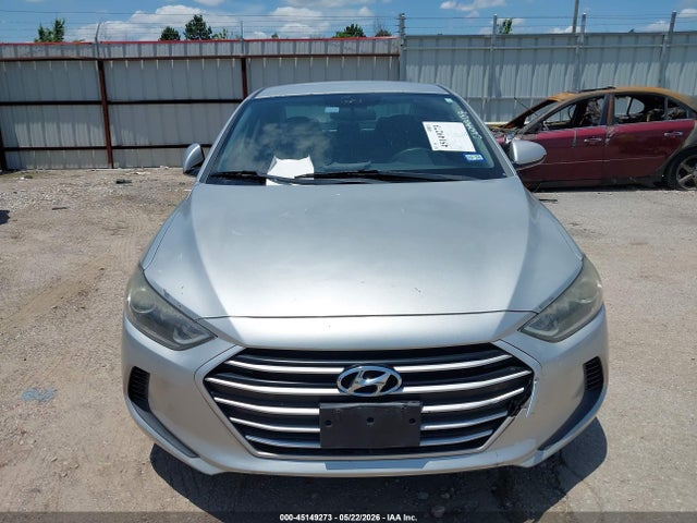 Hyundai ELANTRA SE 2018 5NPD74LF3JH260093 Image 11