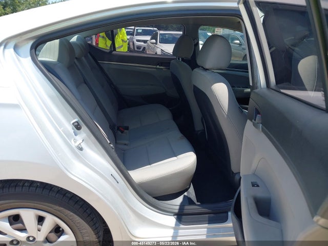 Hyundai ELANTRA SE 2018 5NPD74LF3JH260093 Image 8