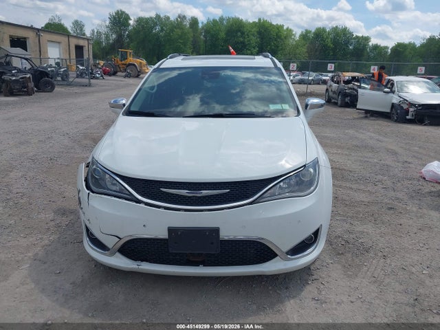 2017 Chrysler Pacifica Limited მანქანა იყიდება აუქციონზე, vin: 2C4RC1GG6HR584302, აუქციონის ნომერი: 45149299