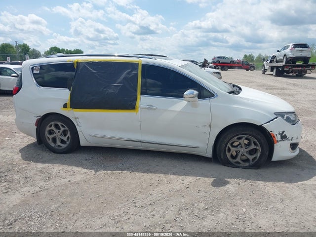 2017 Chrysler Pacifica Limited მანქანა იყიდება აუქციონზე, vin: 2C4RC1GG6HR584302, აუქციონის ნომერი: 45149299