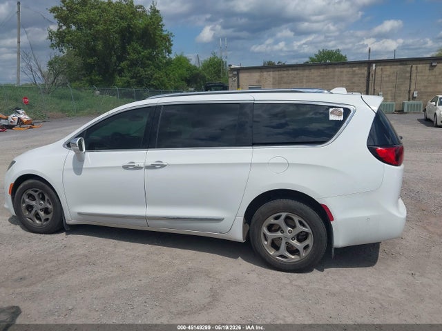 2017 Chrysler Pacifica Limited მანქანა იყიდება აუქციონზე, vin: 2C4RC1GG6HR584302, აუქციონის ნომერი: 45149299