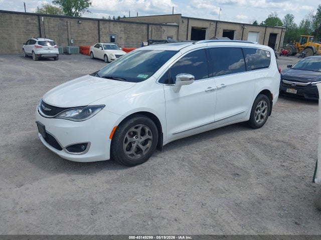 2017 Chrysler Pacifica Limited მანქანა იყიდება აუქციონზე, vin: 2C4RC1GG6HR584302, აუქციონის ნომერი: 45149299