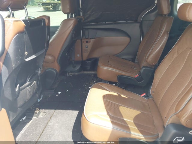 2017 Chrysler Pacifica Limited მანქანა იყიდება აუქციონზე, vin: 2C4RC1GG6HR584302, აუქციონის ნომერი: 45149299