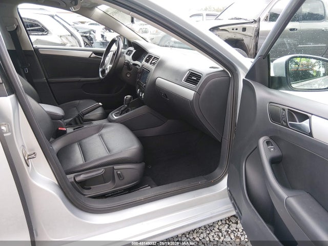 45149332 :رقم المزاد ، 3VWD17AJ8EM332882 vin ، 2014 Volkswagen Jetta 1.8t Se مزاد بيع