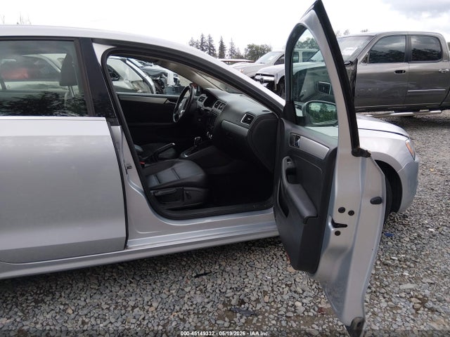 45149332 :رقم المزاد ، 3VWD17AJ8EM332882 vin ، 2014 Volkswagen Jetta 1.8t Se مزاد بيع