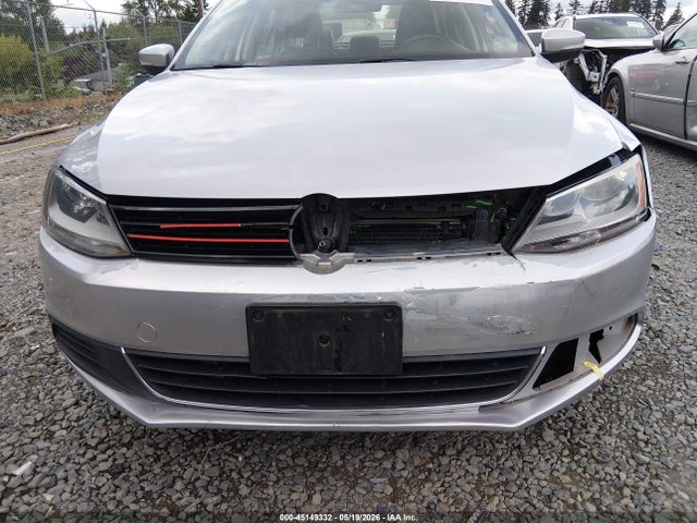 45149332 :رقم المزاد ، 3VWD17AJ8EM332882 vin ، 2014 Volkswagen Jetta 1.8t Se مزاد بيع