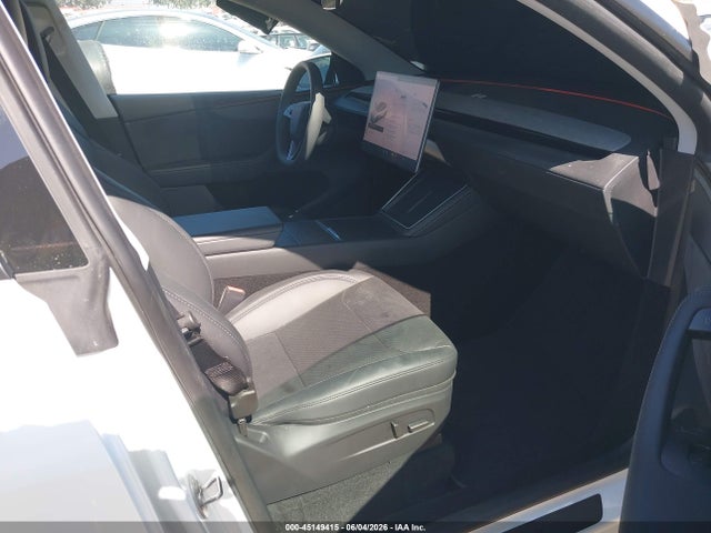 Продаж на аукціоні авто 2026 Tesla Model Y Long Range Launch Series/premium All-wheel Drive, vin: 7SAYGDEE8TF356313, номер лоту: 45149415