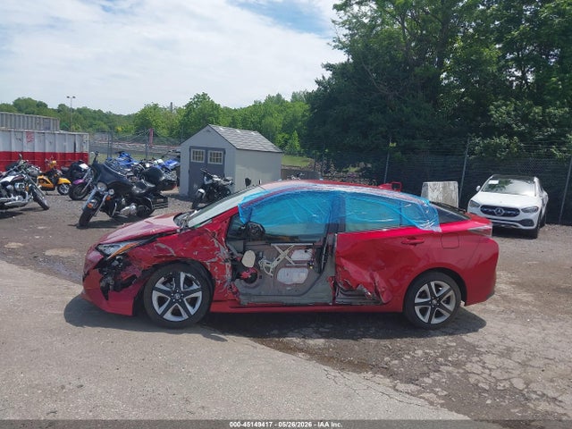 Toyota Prius Four Touring 2018 JTDKARFU7J3553085 Image 14
