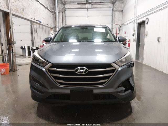 2018 Hyundai Tucson Se მანქანა იყიდება აუქციონზე, vin: KM8J2CA43JU645863, აუქციონის ნომერი: 45149485