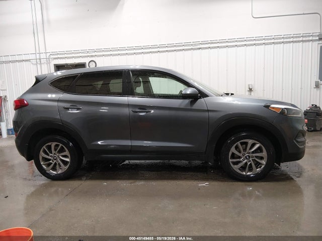 2018 Hyundai Tucson Se მანქანა იყიდება აუქციონზე, vin: KM8J2CA43JU645863, აუქციონის ნომერი: 45149485