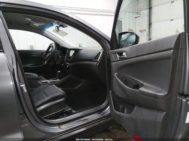 2018 Hyundai Tucson Se მანქანა იყიდება აუქციონზე, vin: KM8J2CA43JU645863, აუქციონის ნომერი: 45149485