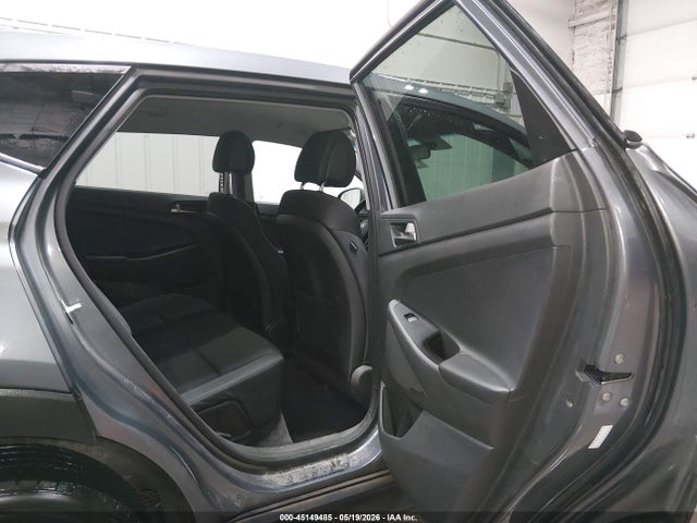 2018 Hyundai Tucson Se მანქანა იყიდება აუქციონზე, vin: KM8J2CA43JU645863, აუქციონის ნომერი: 45149485