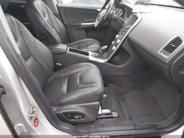 2015 Volvo Xc60 T5/t5 Premier მანქანა იყიდება აუქციონზე, vin: YV4612RK8F2628468, აუქციონის ნომერი: 45149487
