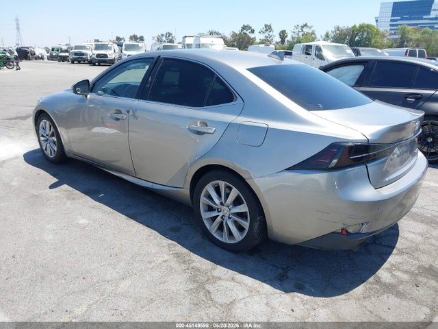 Lexus IS 200T 2016 JTHBA1D29G5030083 Image 3