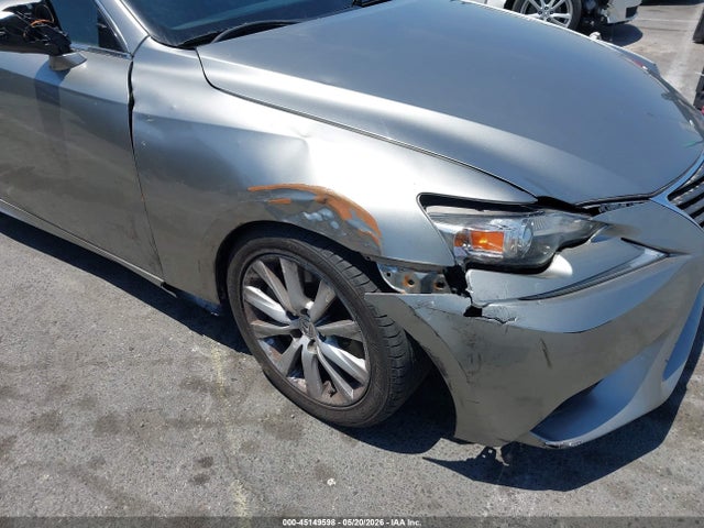 Lexus IS 200T 2016 JTHBA1D29G5030083 Image 6
