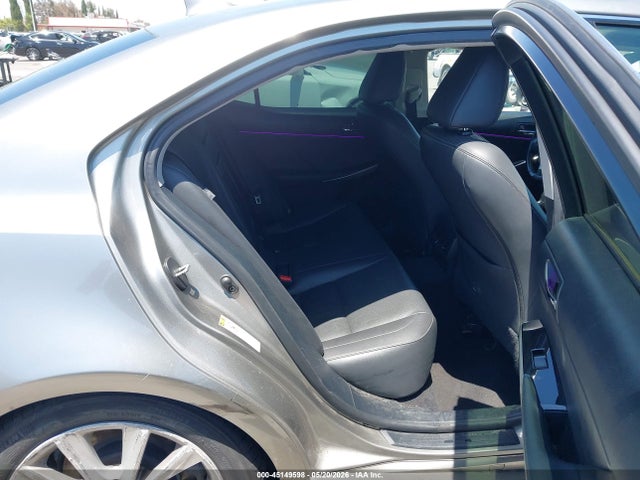 Lexus IS 200T 2016 JTHBA1D29G5030083 Image 8