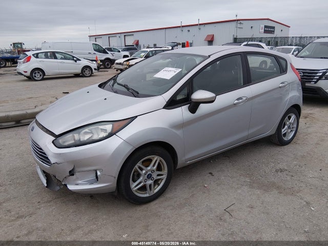 Ford FIESTA SE 2018 3FADP4EJ3JM115489 Image 2