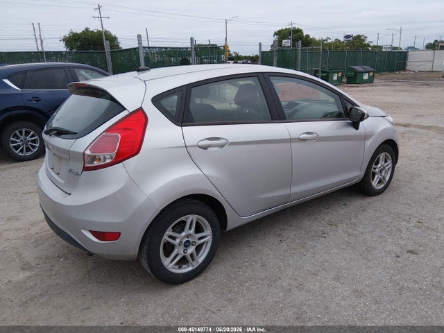 Ford FIESTA SE 2018 3FADP4EJ3JM115489 Image 4