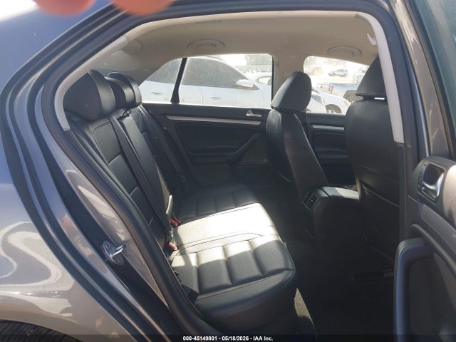 45149801 :رقم المزاد ، 3VWAZ7AJ8AM103253 vin ، 2010 Volkswagen Jetta Limited Edition مزاد بيع
