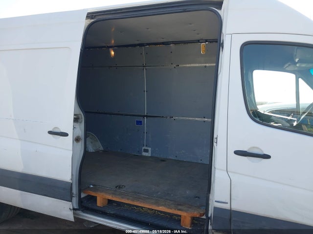 45149888 :رقم المزاد ، WD3PF4CC5FP138959 vin ، 2015 Mercedes-benz Sprinter 3500 High  Roof مزاد بيع