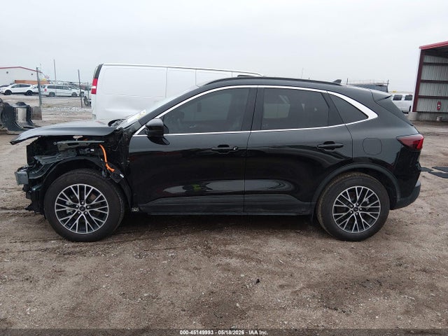 1FMCU0E17TUA24579 Ford Escape Phev