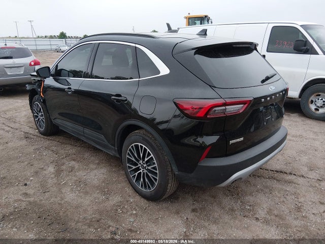 1FMCU0E17TUA24579 Ford Escape Phev
