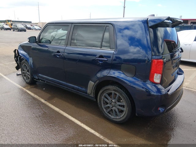 Scion Xb 686 Parklan Edition 2015 JTLZE4FE0FJ071693 Image 3