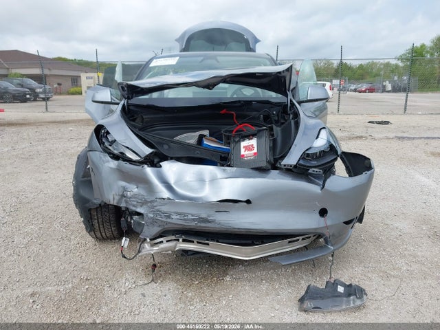 2024 Tesla Model Y Long Range Dual Motor All-wheel Drive მანქანა იყიდება აუქციონზე, vin: 7SAYGDEE7RA314074, აუქციონის ნომერი: 45150222