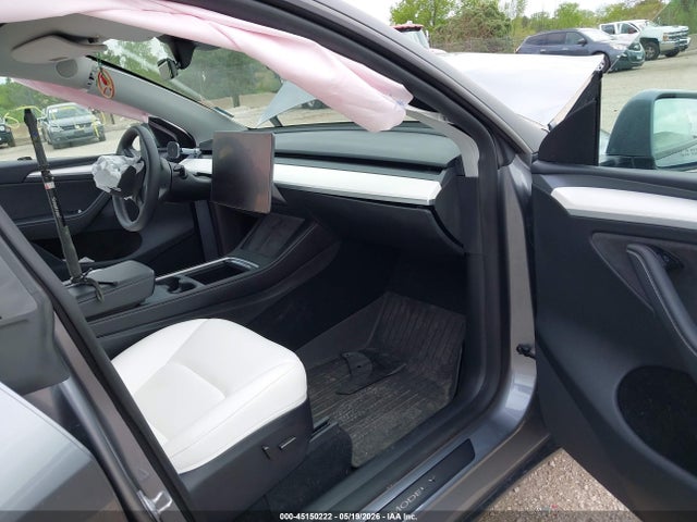 2024 Tesla Model Y Long Range Dual Motor All-wheel Drive მანქანა იყიდება აუქციონზე, vin: 7SAYGDEE7RA314074, აუქციონის ნომერი: 45150222